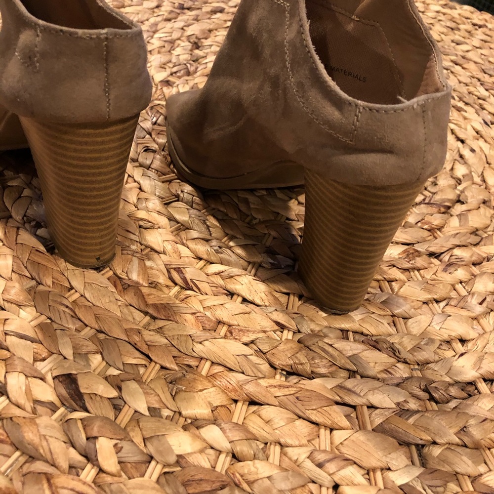 Report Stacked Heel Open Toe Mules Slides - image 3